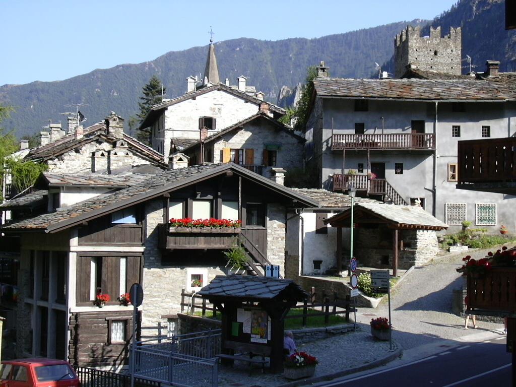 Albergo Castello Da Bonino شامبوريتشير المظهر الخارجي الصورة